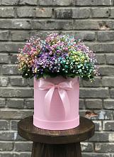 Цветочная композиция из Гипсофила и Розы в шляпной коробке в Лузе
