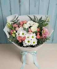 Букет цветов из:  Розы, Лизиантусы и Хризантемы в Лузе