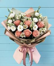 Букет цветов из:  Розы, Альстромерии и Лизиантусы в Лузе