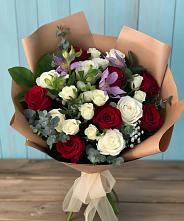 Букет цветов из:  Розы и Альстромерии в Лузе