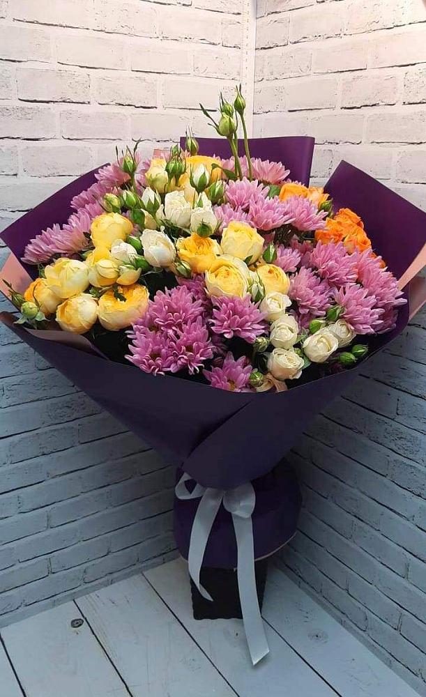 Букет цветов из: Хризантемы и Розы в Лузе