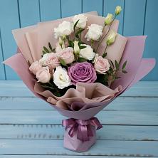 Букет цветов из:  Розы и Лизиантусы в Лузе