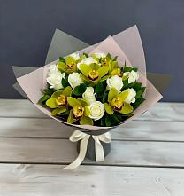 Букет цветов из:  Орхидеи и Розы в Лузе