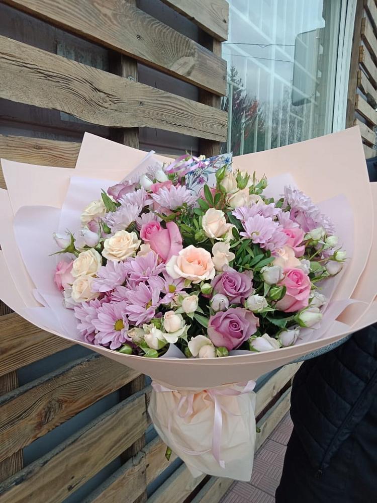 Букет цветов из: Розы и Хризантемы в Лузе