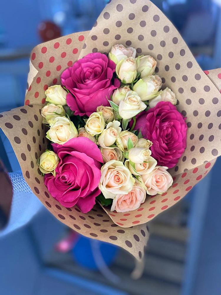 Букет цветов из: Розы в Лузе