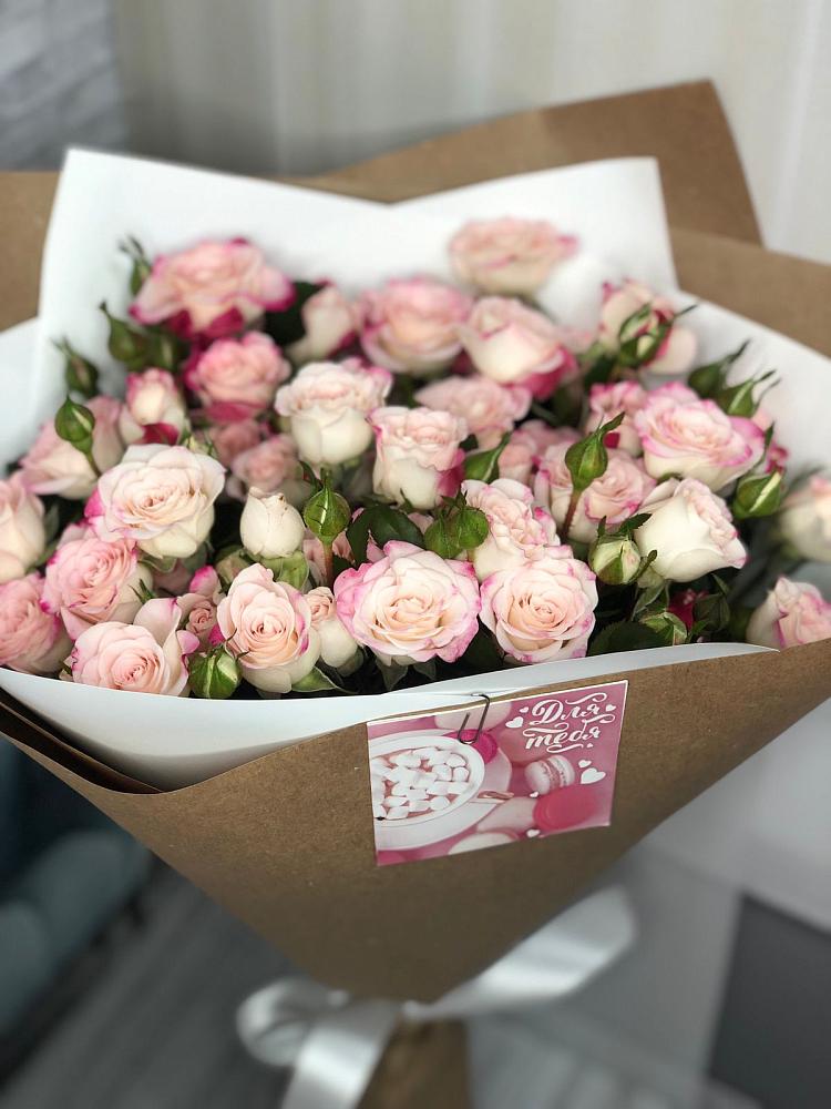 Букет цветов из: Розы в Лузе