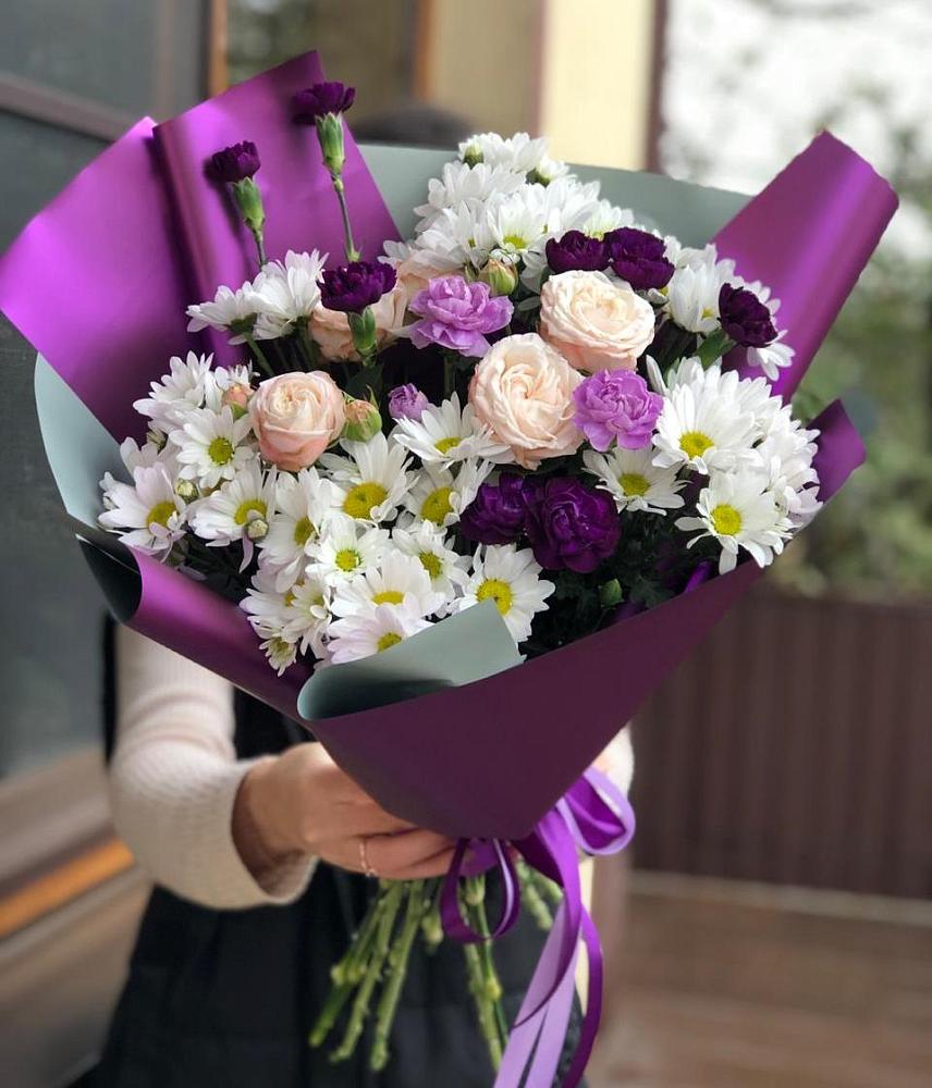 Букет цветов из: Хризантемы, Гвоздики и Розы в Лузе
