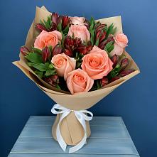Букет цветов из:  Розы и Альстромерии в Лузе