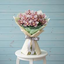 Букет цветов из:  Орхидеи и Розы в Лузе