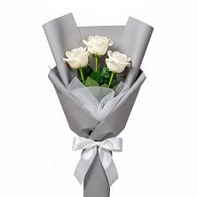 Букет 3 белые розы в Лузе