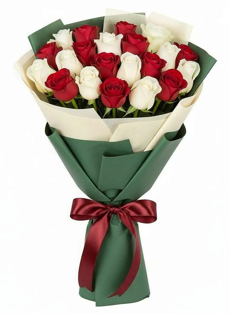 Букет Микс из красных и белых роз в Лузе
