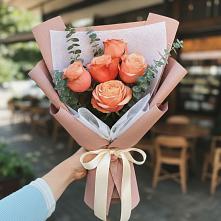 Букет цветов из:  Розы в Лузе