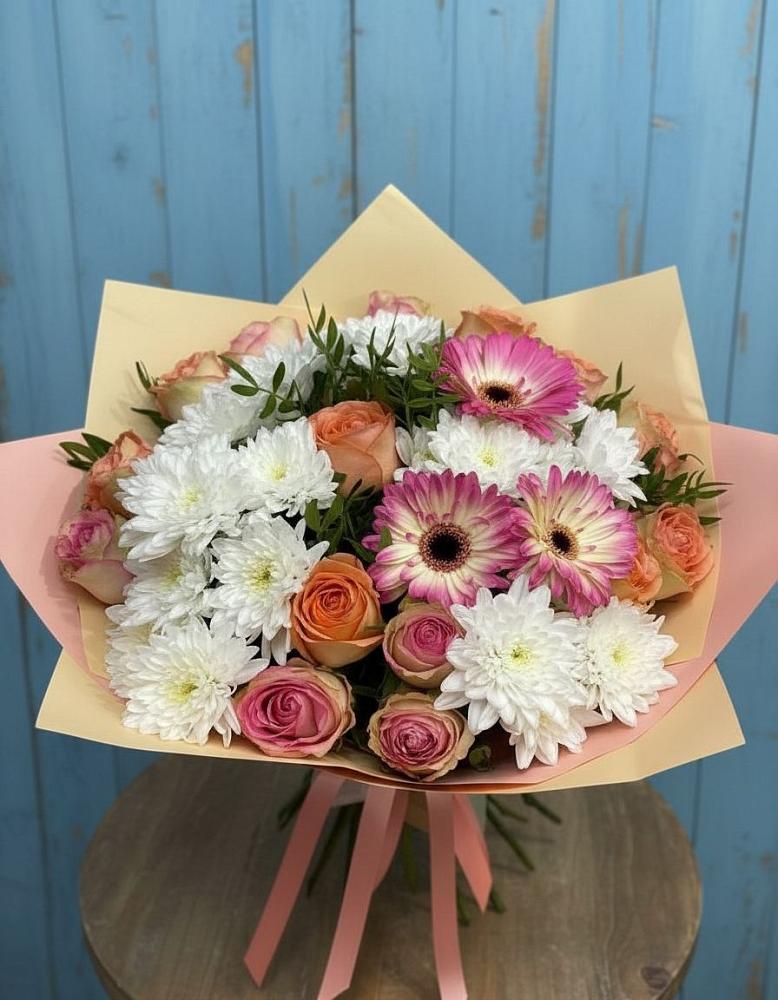Букет цветов из: Розы, Герберы и Хризантемы в Лузе