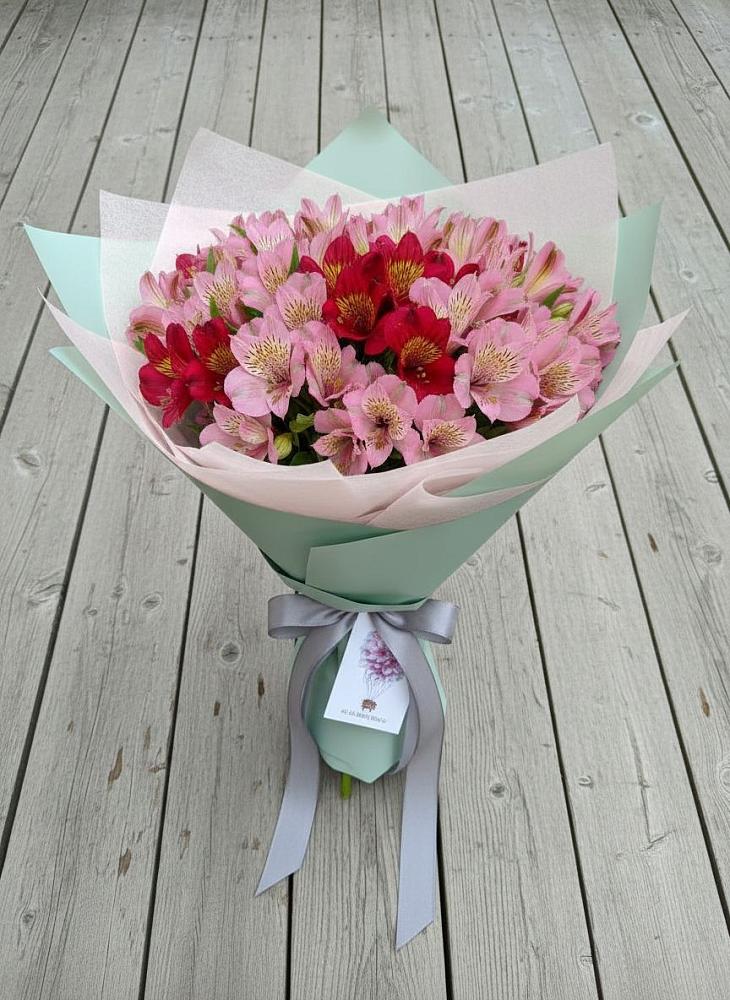 Букет цветов из: Альстромерии в Лузе
