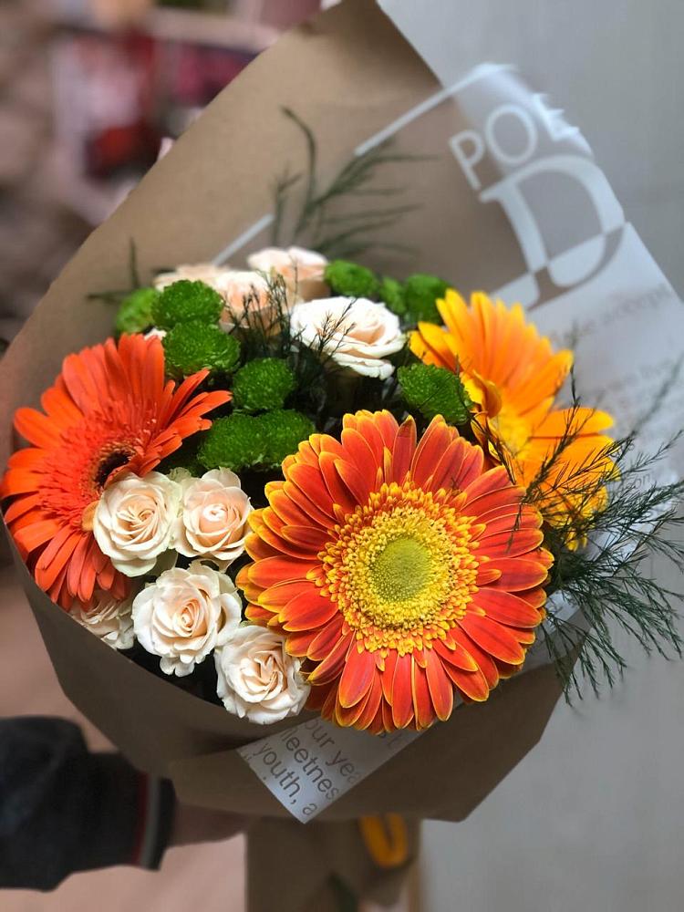 Букет цветов из: Герберы, Хризантемы и Розы в Лузе