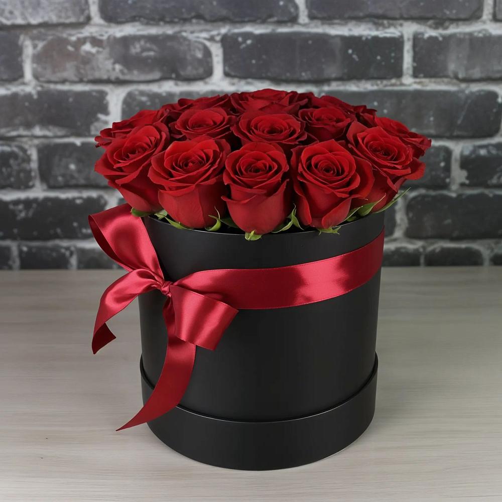 Цветочная композиция из Розы в шляпной коробке в Лузе