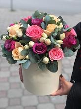 Цветочная композиция из Розы в шляпной коробке в Лузе